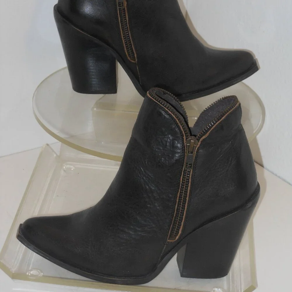 JEFFREY CAMPBELL BROWN POINTED TOE LEATHER ANKLE BOOTS SIZE (37) OR US SIZE 6.5 - Picture 2 of 9